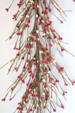 EV-C29 - Primitive Pip Berry Garland in Red and Cream