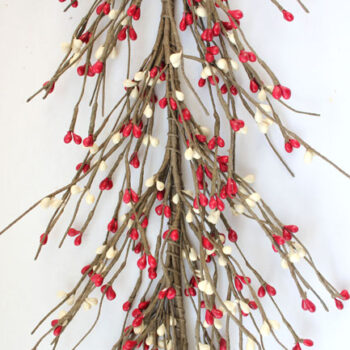 EV-C29 - Primitive Pip Berry Garland in Red and Cream