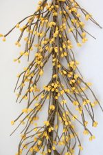 EV-C3 - Primitive Pip Berry Garland in Yellow