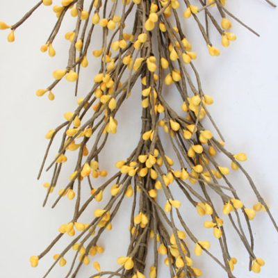 EV-C3 - Primitive Pip Berry Garland in Yellow