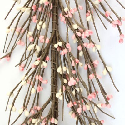 EV-C31 - Primitive Pip Berry Garland in Pink and Cream