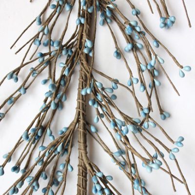 EV-C7 - Primitive Pip Berry Garland in Country Blue