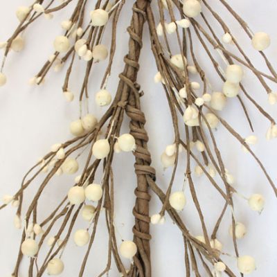 EV-47R Cream berries garland