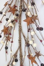 EV-109N - Burgundy and cream berry garland with rusty stars