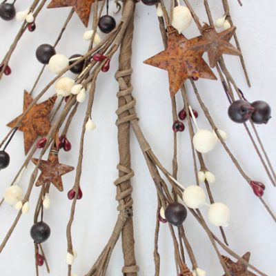 EV-109N - Burgundy and cream berry garland with rusty stars