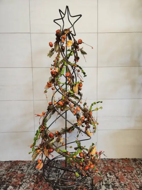 EV-018M Metal Decor Tree with Pumpkin Garland